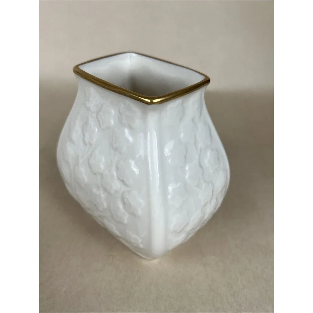 Lenox Cherry Blossom Vase 4” H Porcelain 24k Gold Trim Ivory Flower Made‎ In USA